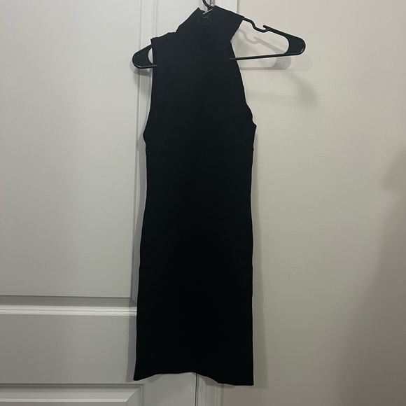 NWT Alice & Olivia Black Kiki Cut Out Sleeveless Dress Size Small $295 - Picture 2 of 5
